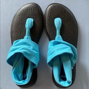 SANUK YOGA SLING SANDALS BLUE SIZE 8 EUC